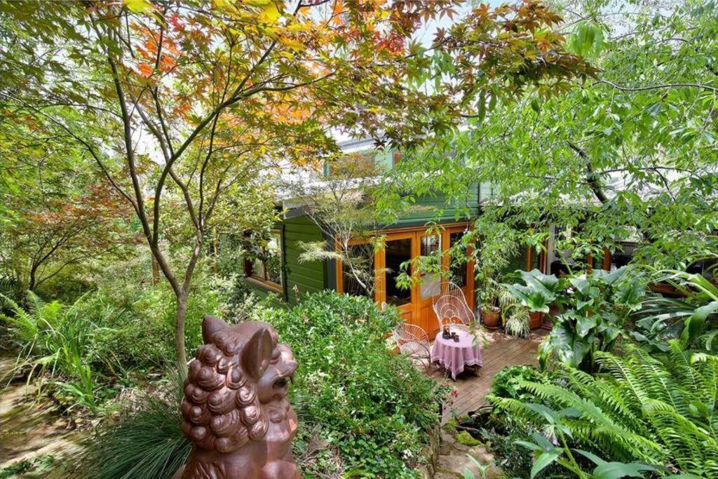 The Black Cockatoo - Secret Garden Treetops Home カトゥーンバ エクステリア 写真