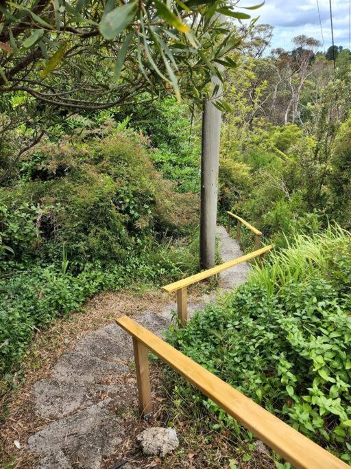 The Black Cockatoo - Secret Garden Treetops Home カトゥーンバ エクステリア 写真